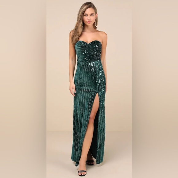 Lulus Dresses & Skirts - Lulu's Memorable Sparkle Emerald Green Velvet Sequin Maxi Dress 💚